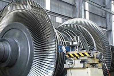 図1 ターボ機械の設計者は、試作に時間とコストを費 やす前に、シミュレーションを使用することで設計改善案を評価して性能上の問題を解決します。
